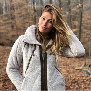 Kuhl Flight Sherpa Fleece Jacket Coat Hidden Hood Sz M Cream & Brown